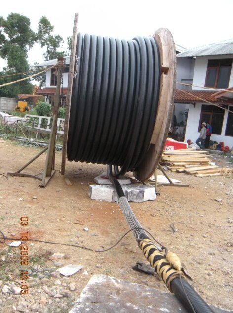 Pengiriman gulungan kabel untuk instalasi antena TVRI Palembang